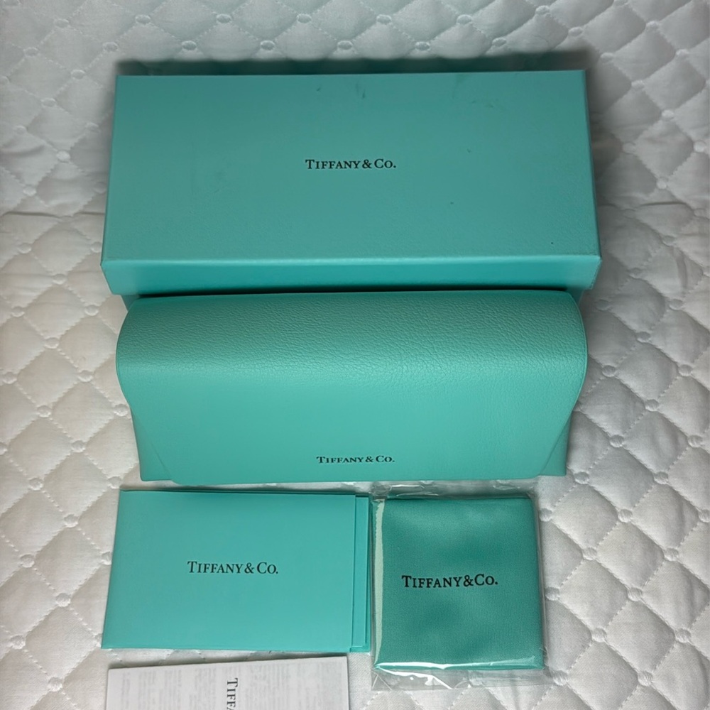 NEW Tiffany & Co. Soft Sunglasses Case